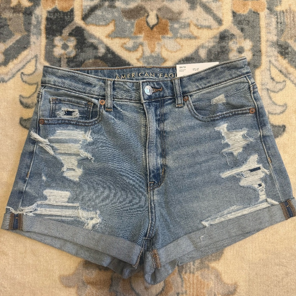 NWT American Eagle Distressed Mom Shorts Stretch Size 6